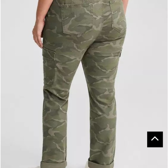 Torrid green camo weekend straight cargo pants Size 1 (14-16) - Picture 3 of 10